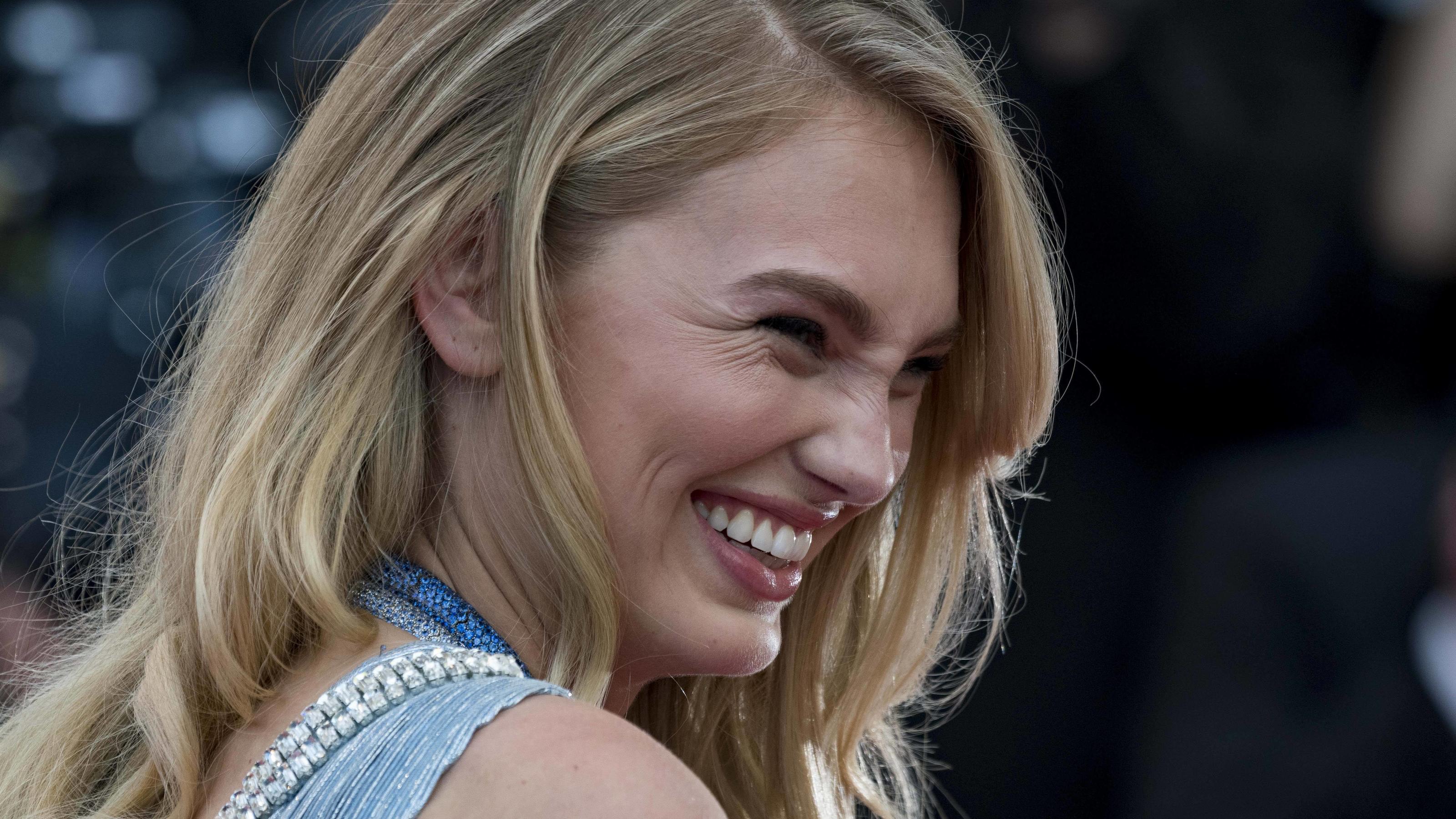 Romee Strijd hüllt ihr Wunder-Bäuchlein in heiße Unterwäsche Romee Strijd CINEMA : 71 eme Festival de Cannes - Tapis rouge du film Everybody Knows Todos Lo Saben - 08/05/2018 NorbertScanella/Panoramic PUBLICATIONxNOTxINxFRAxITAxBEL
