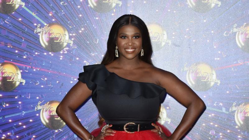 Motsi Mabuse regt sich über Influencer-Mamis auf: Kinder nur für die Karriere? Motsi Mabuse hat genug von Influencer-Mamis!