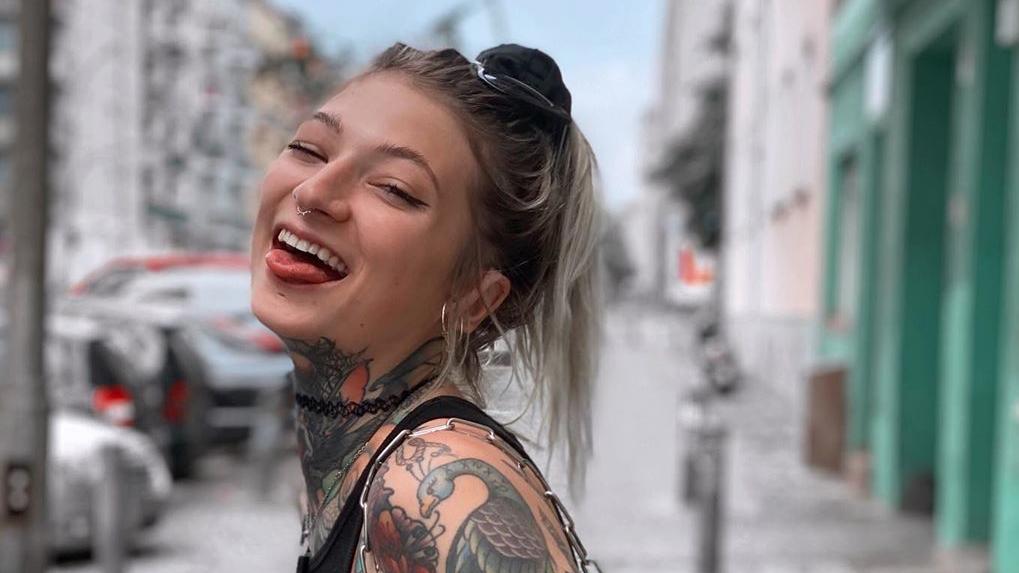 Ex-GNTM-Star Mareike Lerch: Hochzeit komplett in Schwarz! So kennen wir Mareike Lerch aus der aktuellen Staffel von „Germany’s next Topmodel“ 2020.
