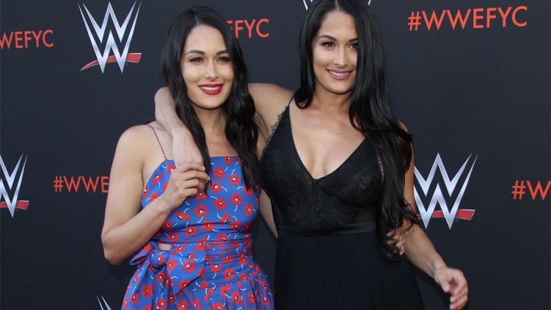 Nikki Bella: Bitte betet für sie! Nikki Bella: Bitte betet für sie!