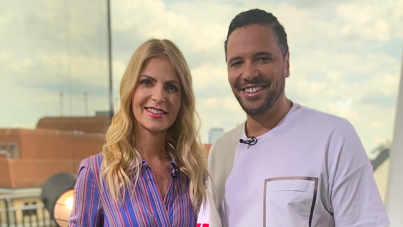 Bei VIPstagram gibt's endlich Insider-Infos über Jochen Schropps Mann UND die Social-Media-Highlights der Woche Tanja Bülter und Kena Amop talken jede Woche im VIPstagram über den neuesten Klatsch & Tratsch