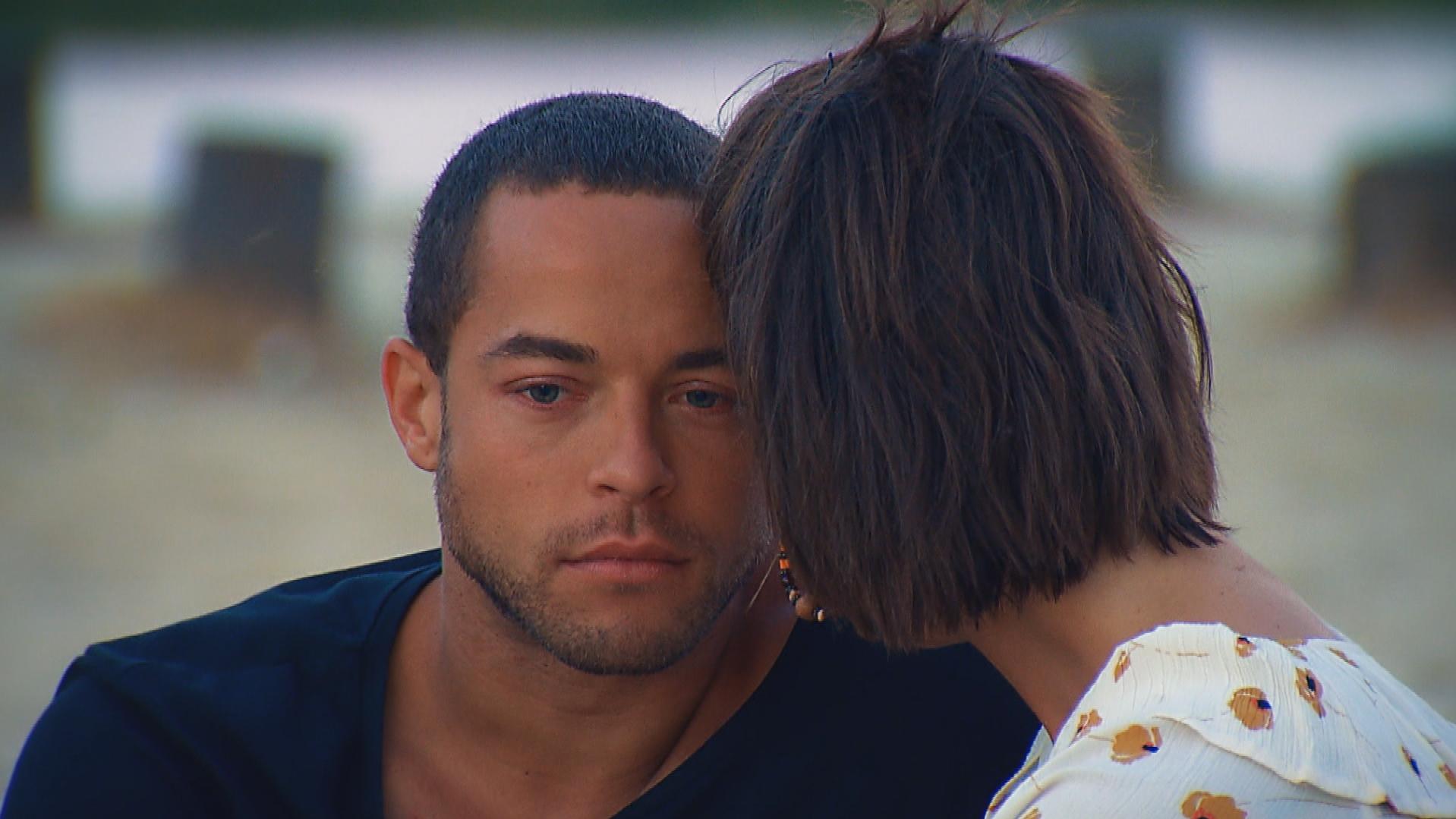 Bachelor-Paar Andrej Mangold & Jennifer Lange: Trennung nach dem Sommerhaus! andrej nachdenklich mit jenny