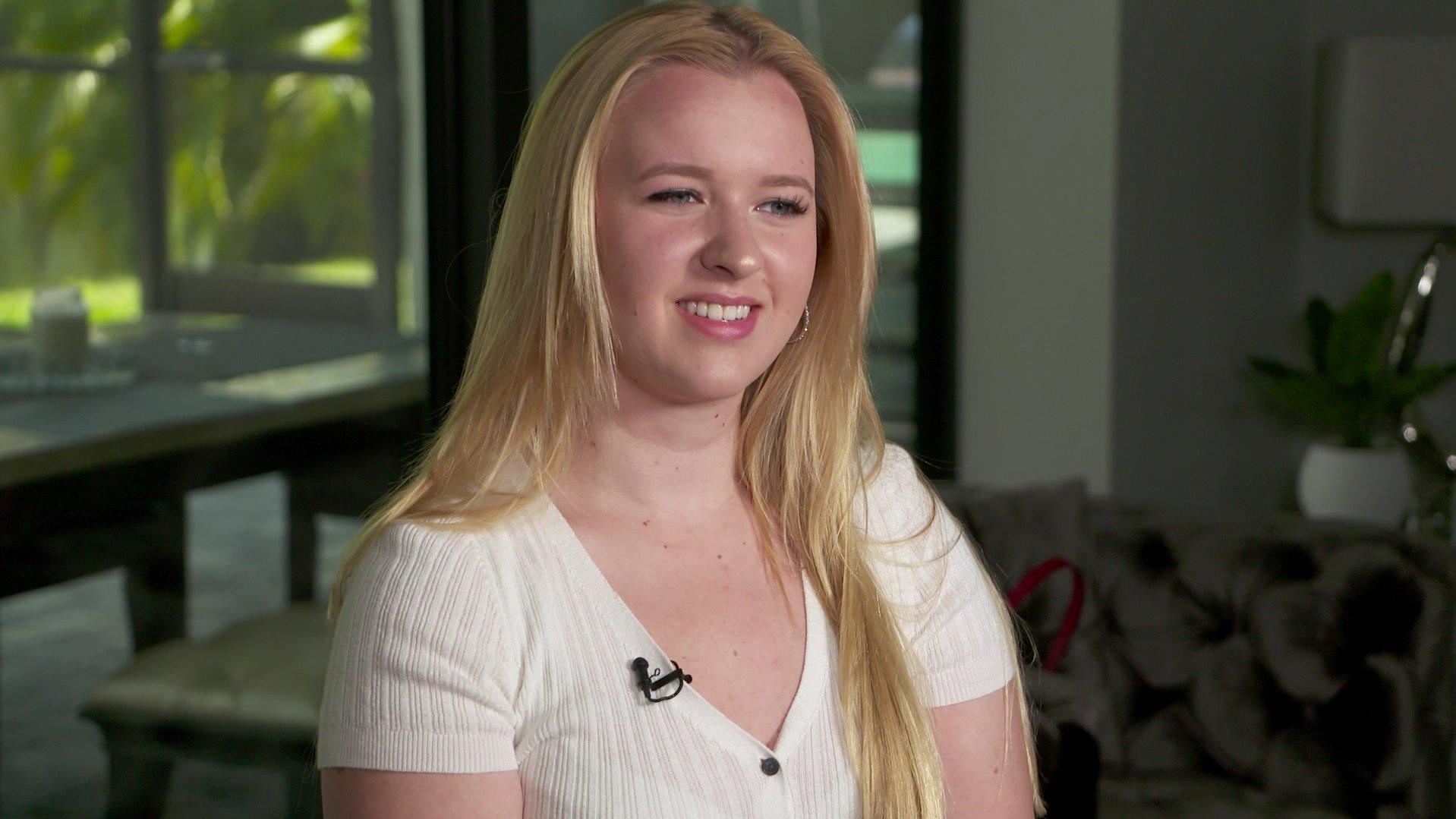 Adeline Norberg: Auf neuem Foto ist sie Mama Claudia wie aus dem Gesicht geschnitten Adeline Norberg im Interview mit RTL