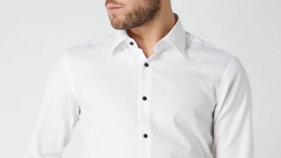 5 Essentials, die den Style eines Mannes sofort verbessern Hemd