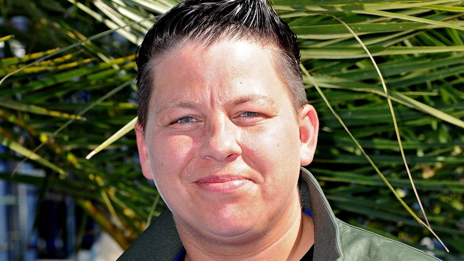 Kerstin Ott muss sie Haare abrasieren - weil sie DIESE Wette verlor ARD - Immer wieder Sonntags. Sängerin Kerstin Ott während der ARD - Unterhaltungsshow Iimmer wieder Sonntags am 28.05.2017 im Europapark Rust.ARD Always again Sundays Singer Kerstin Ott during the ARD Entertainment show again Sundays at 28 05 2017 i