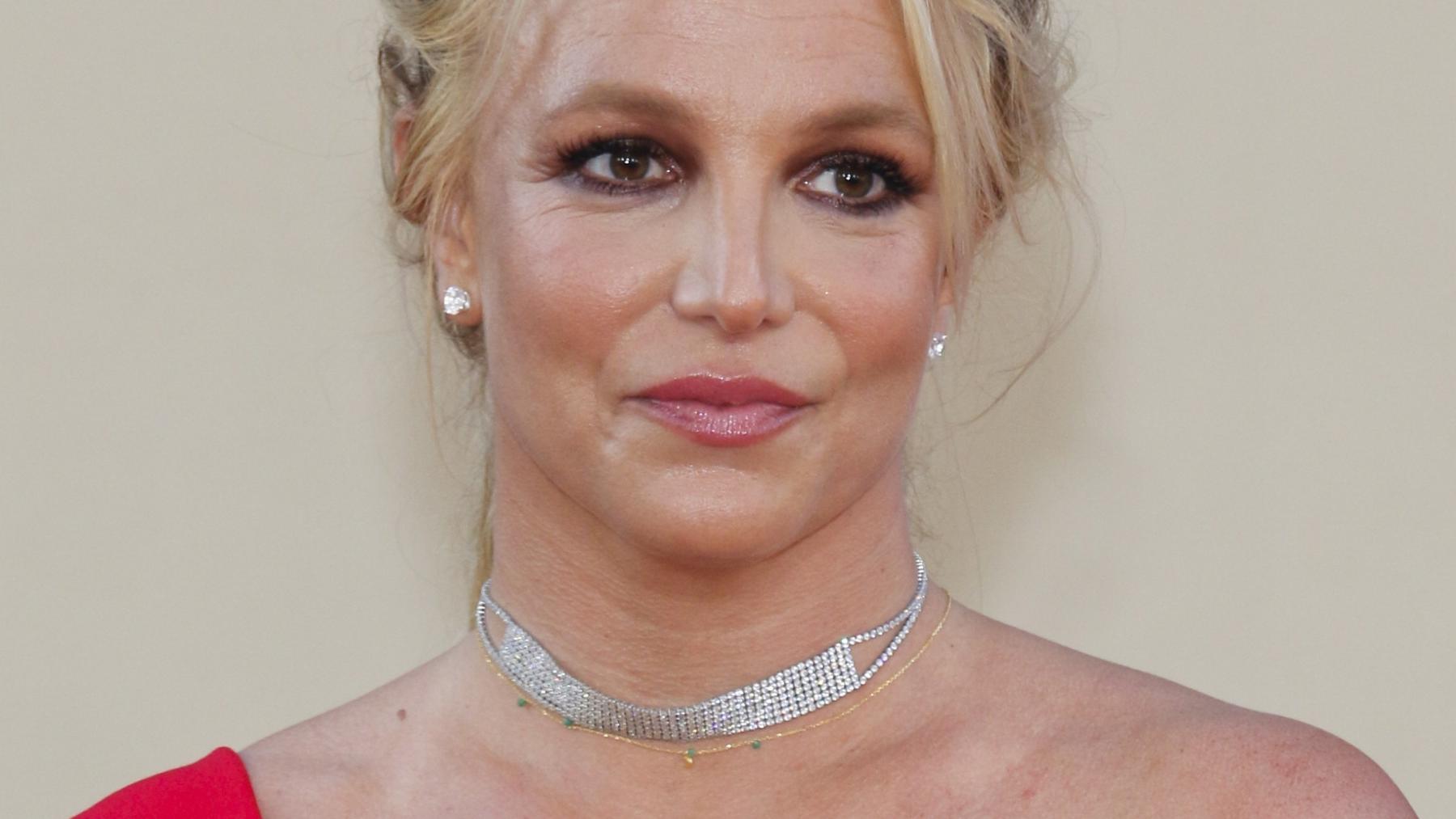 Britney Spears machtlos: Will ihr Vater mit der Vormundschaft nur abkassieren? Britney Spears soll aufgrund ihrer Vormundschaft nicht einmal erlaubt sein Auto zu fahren oder das Haus ohne Absprache zu verlassen.