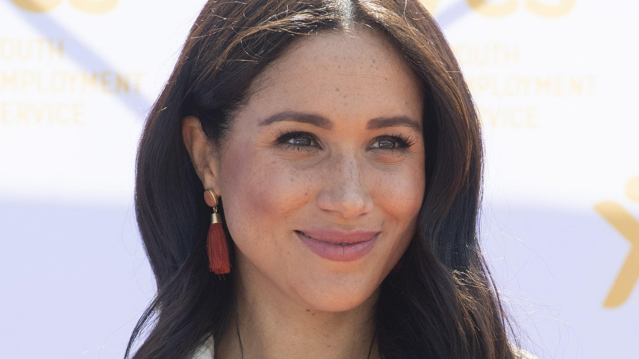 Prinzessin Diana wurde zur schönsten Royal Lady gekürt ARCHIV - 02.10.2019, Südafrika, Johannesburg: Meghan, Herzogin von Sussex, besucht den Tembisa-Township in der Nähe von Johannesburg am letzten Tag der Afrikareise zusammen mit ihrem Ehemann Prinz Harry von Großbritannien. (zu dpa Politikerinnen veru