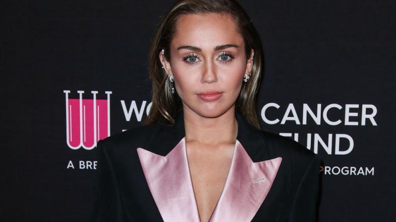 Miley Cyrus hat sich von Gras verabschiedet Miley Cyrus hat sich von Gras verabschiedet