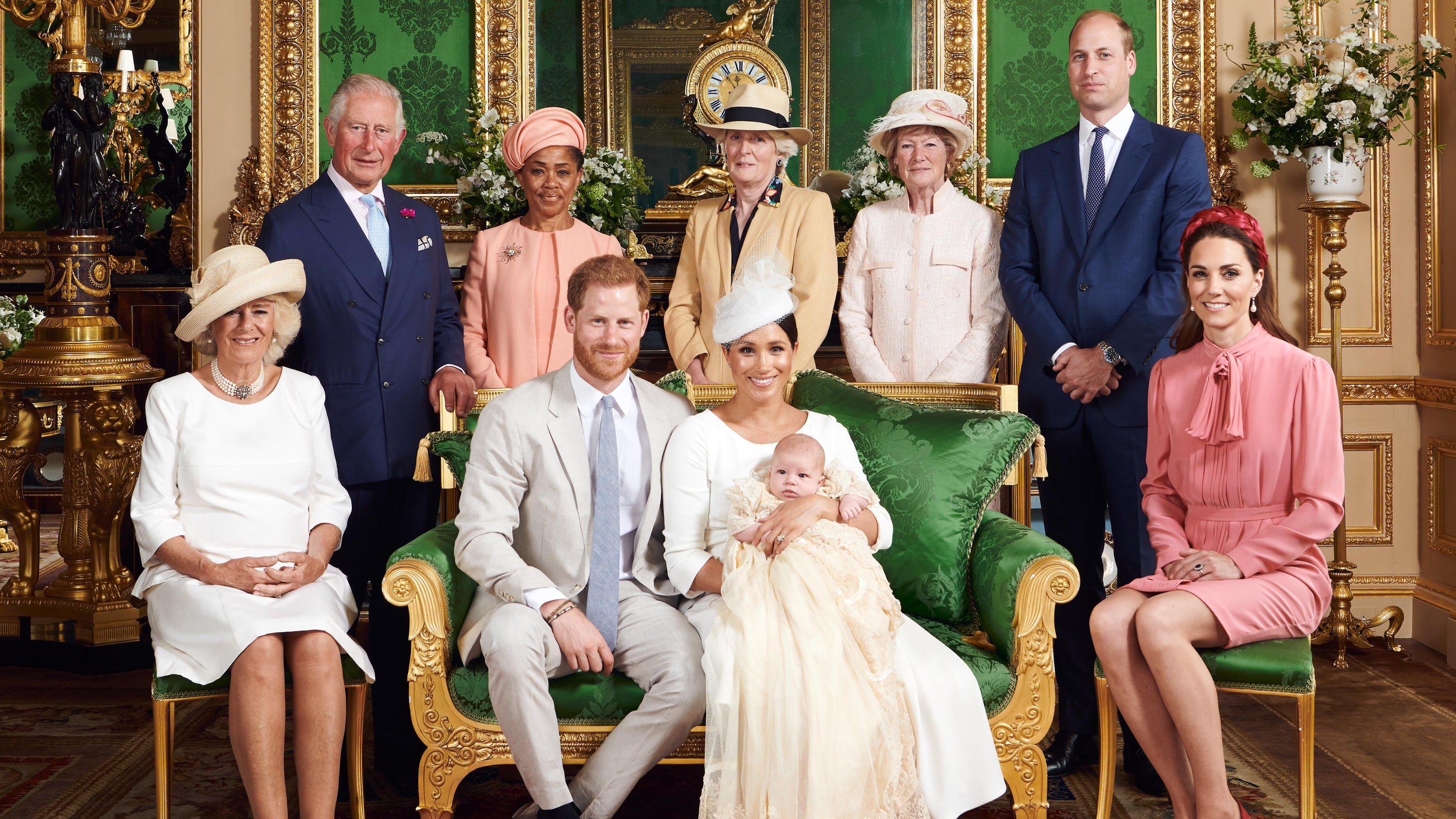 Prinz Harry: Gerüchte um seinen leiblichen Vater - ist es nicht Prinz Charles? Offizielles Foto von Baby Archies Taufe.