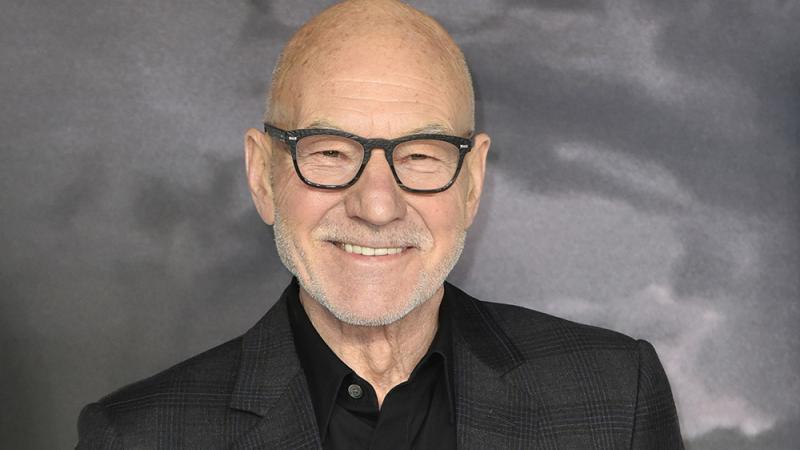 Patrick Stewart schreibt Autobiografie in der Quarantäne Patrick Stewart schreibt Autobiografie in der Quarantäne