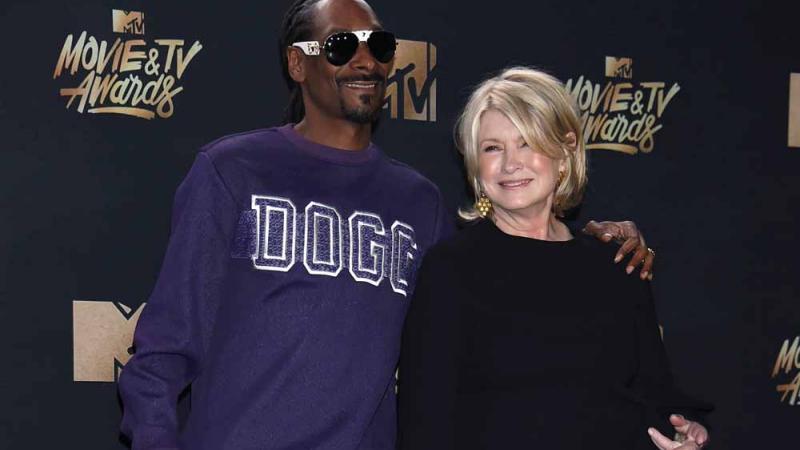 Martha Stewart Wird Mit Chelsea Handler Marihuana Rauchen