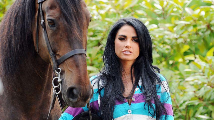 Die Pechvogel-Akte von Katie Price Katie Price mit ihrem verstorbenen Pferd