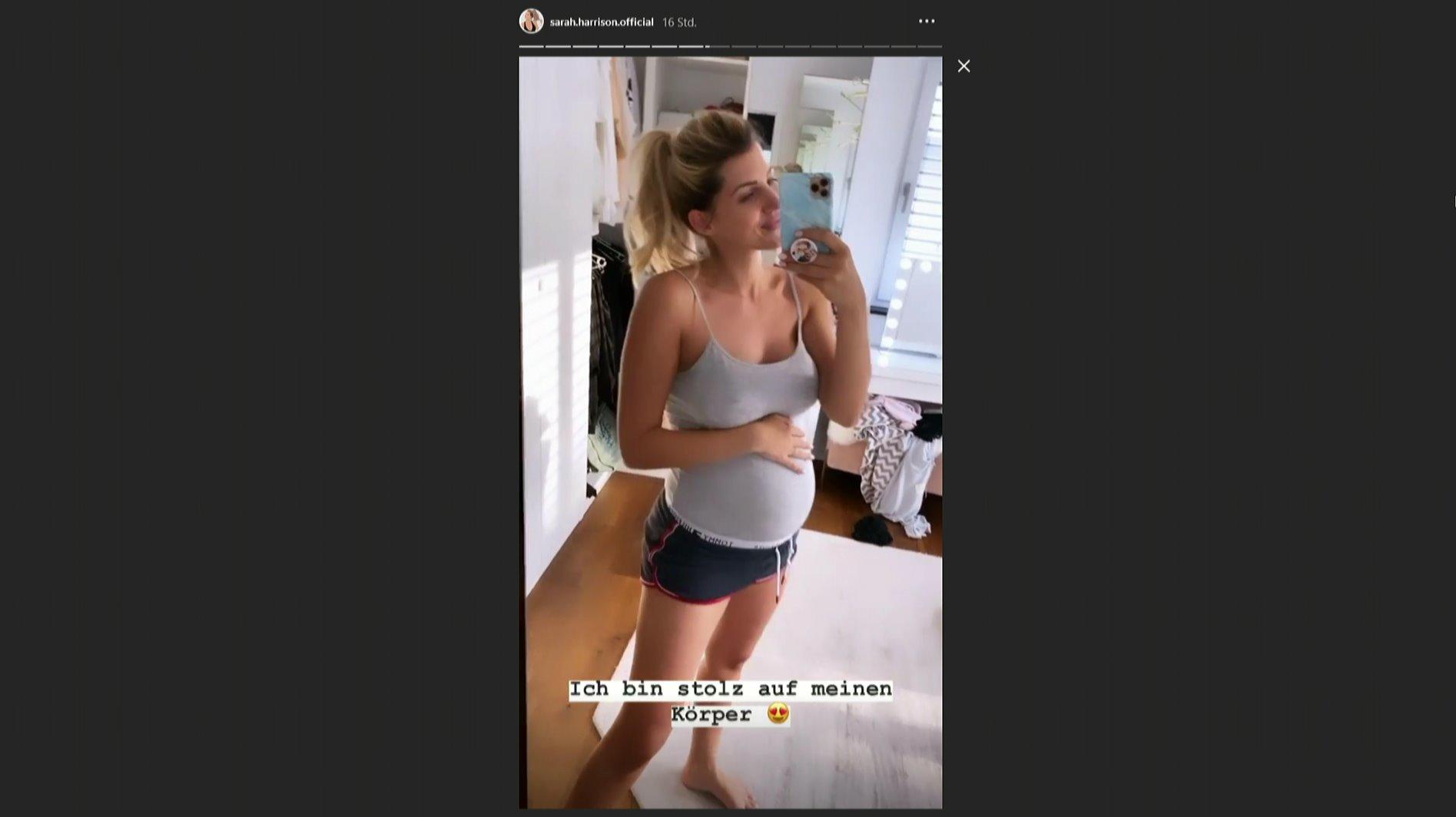 Sarah Harrison zeigt ihren nicht perfekten After-Baby-Body voller Stolz Sarah Harrison ist stolz auf ihren After-Baby-Body.