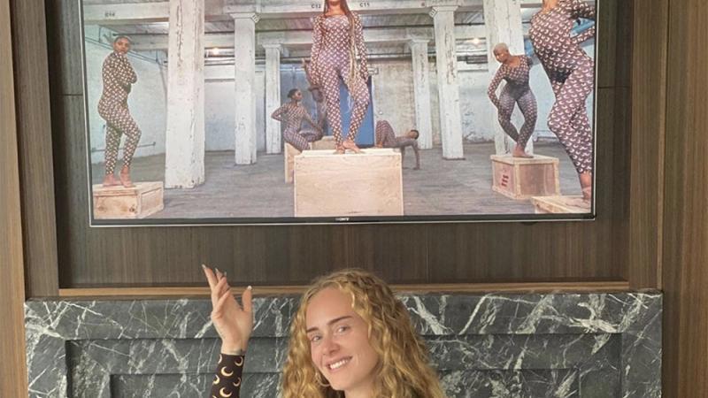 Adele zeigt ihre neue Figur Adele zeigt ihre neue Figur
