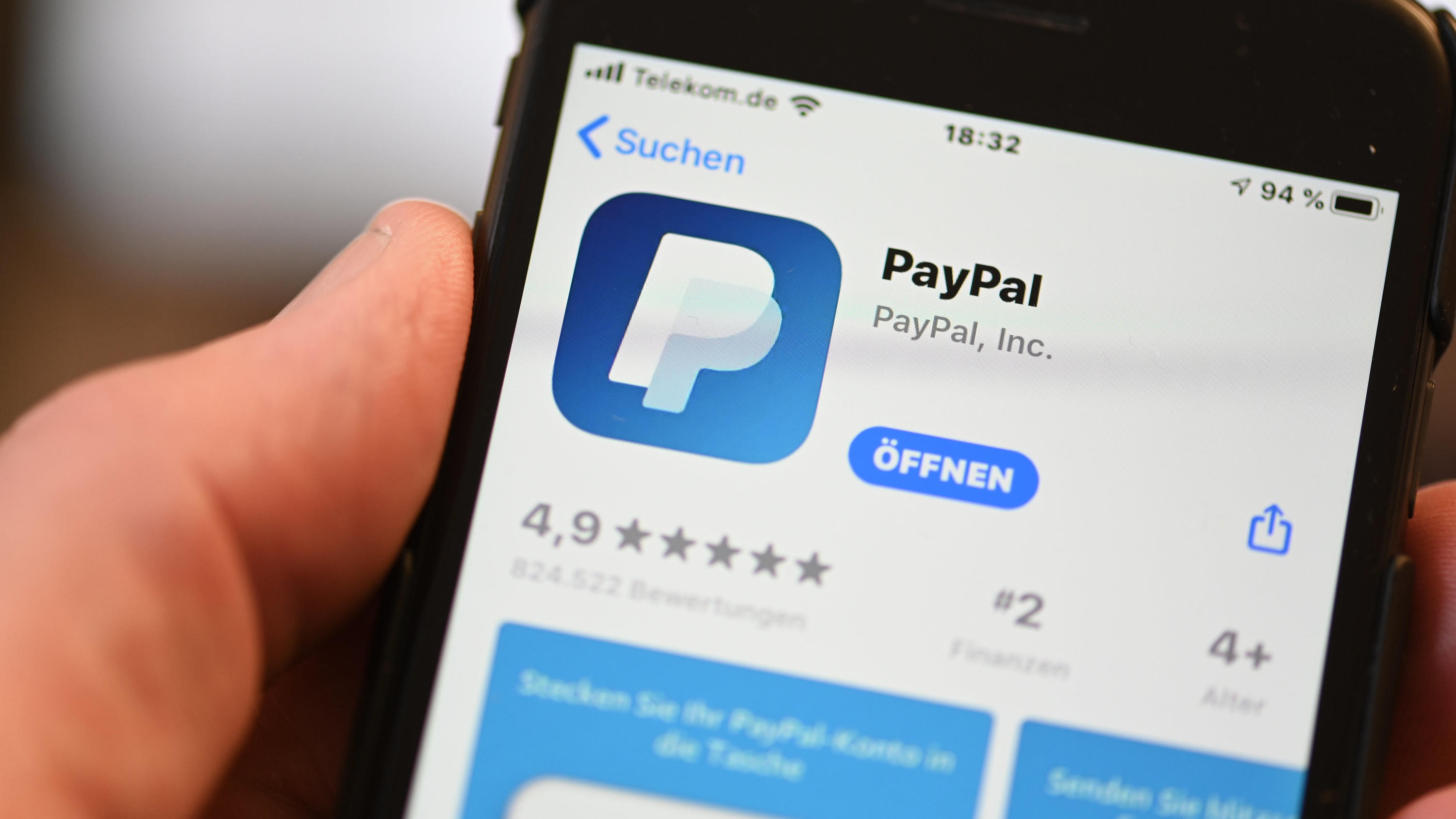 PayPal führt Strafgebühr ein PayPal-App auf dem Smartphone