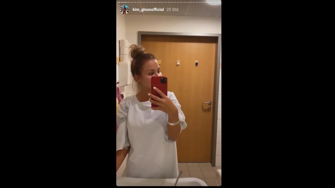 Kim Gloss muss mit starken Schmerzen ins Krankenhaus: „Es ging nicht mehr“ Kim Gloss