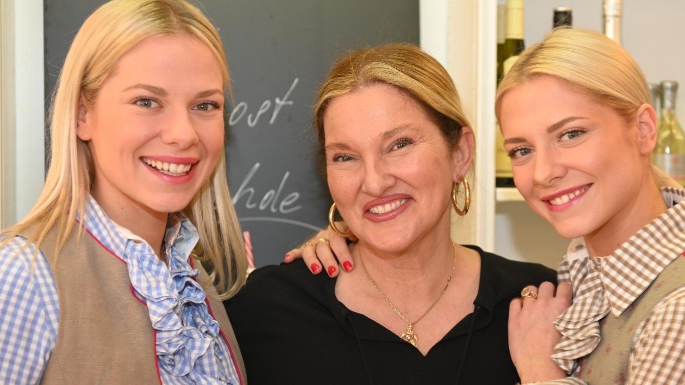 „SUNNY – Wer bist du wirklich?“ ab 1. Oktober 2020 auf TVNOW Cheyenne und Valentina mit ihrer Mutter.