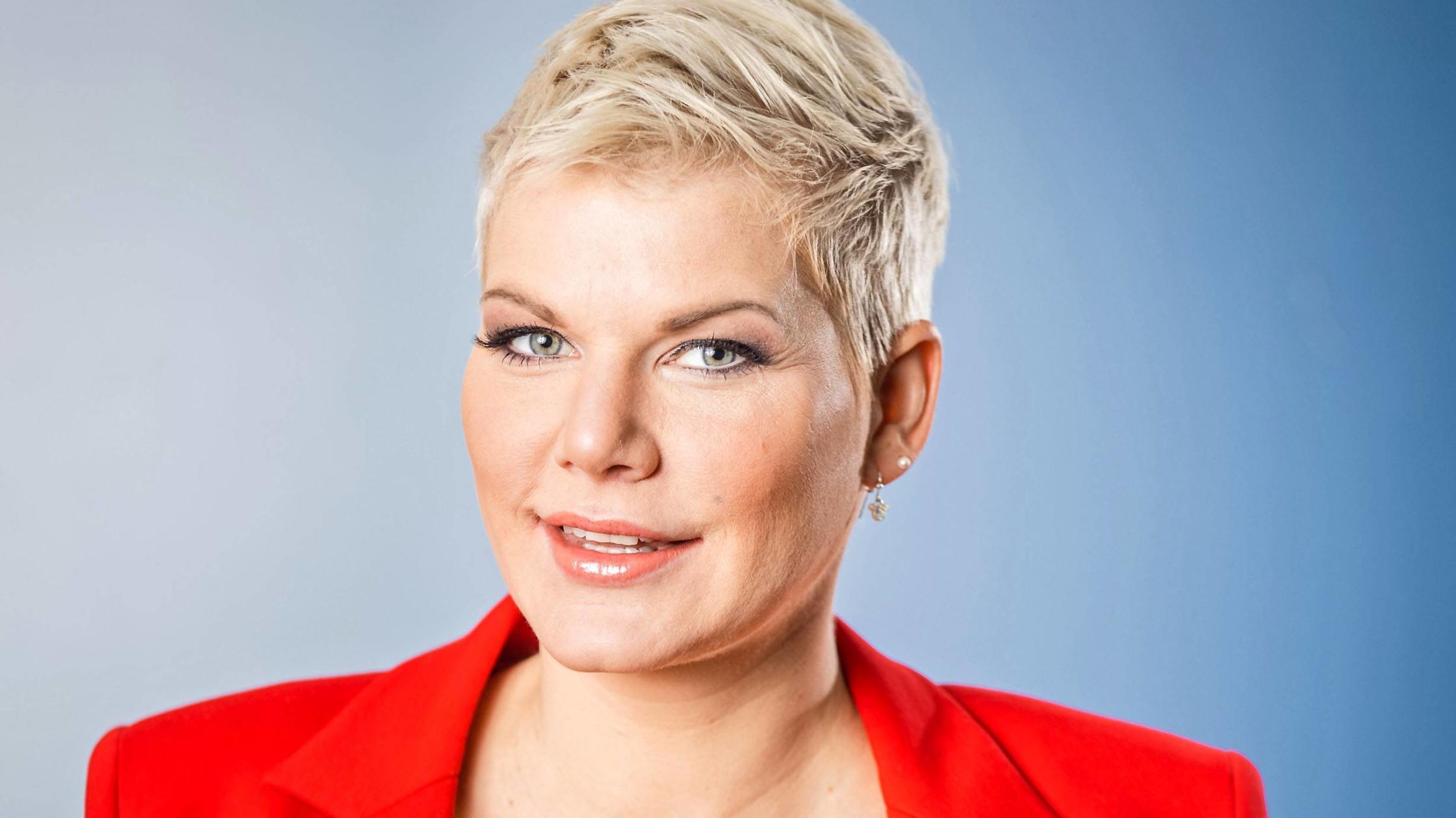 Anklage vor Gericht: Hat Melanie Müller rechtswidrig Gelder kassiert? MDR - Riverboat. Sängerin Melanie Müller anläßlich der Aufzeichnung der MDR - Talkshow Riverboat am 25.01.2019 im Studio 3 der Mediacity Leipzig. 20190125SFL0019 *** MDR Riverboat singer Melanie Müller on the occasion of the recording of the MDR tal