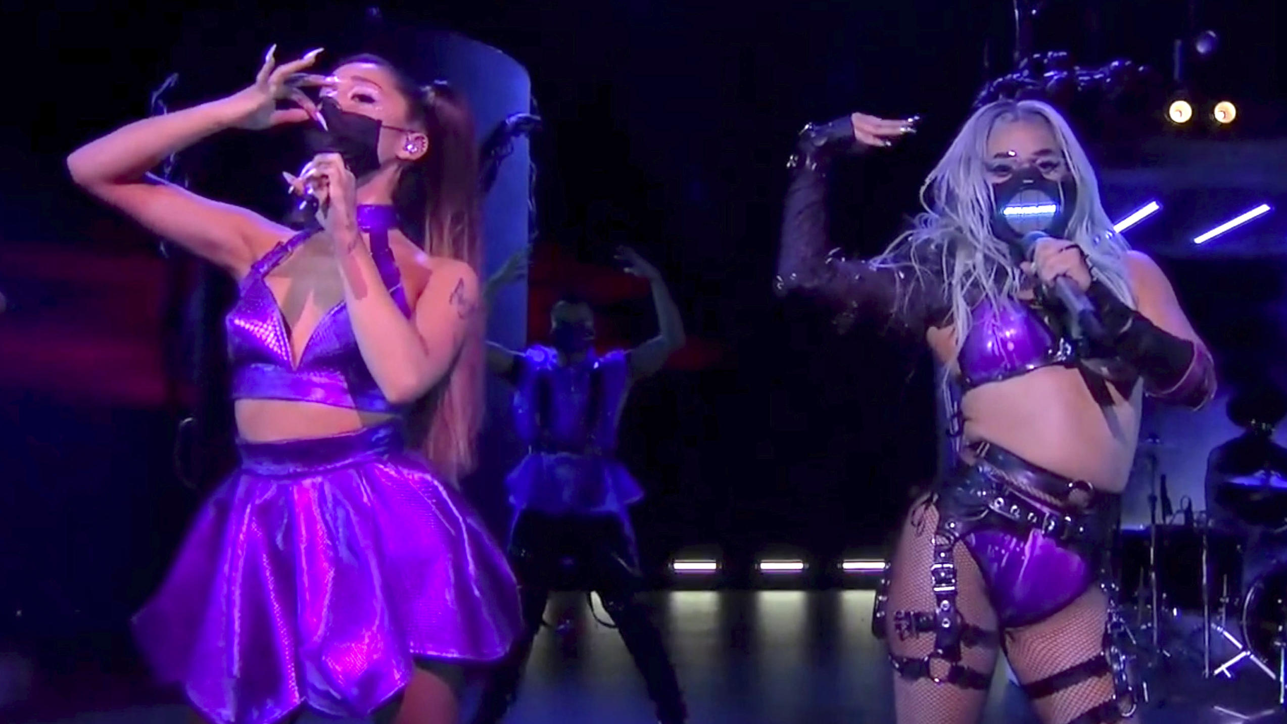 Wie Cristiano Ronaldo: Sängerin Ariana Grande knackt Instagram-Rekord Ariana Grande und Lady Gaga bei den MTV Music Awards 2020
