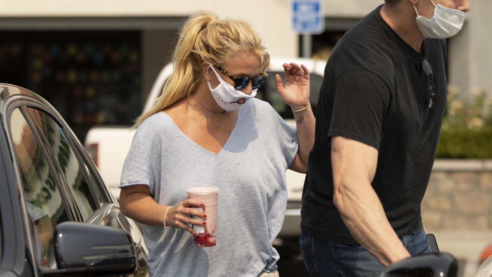 Britney Spears: Aufatmen bei den Fans? Superstar erstmals wieder öffentlich gesichtet Britney Spears in Calabasas, Kalifornien