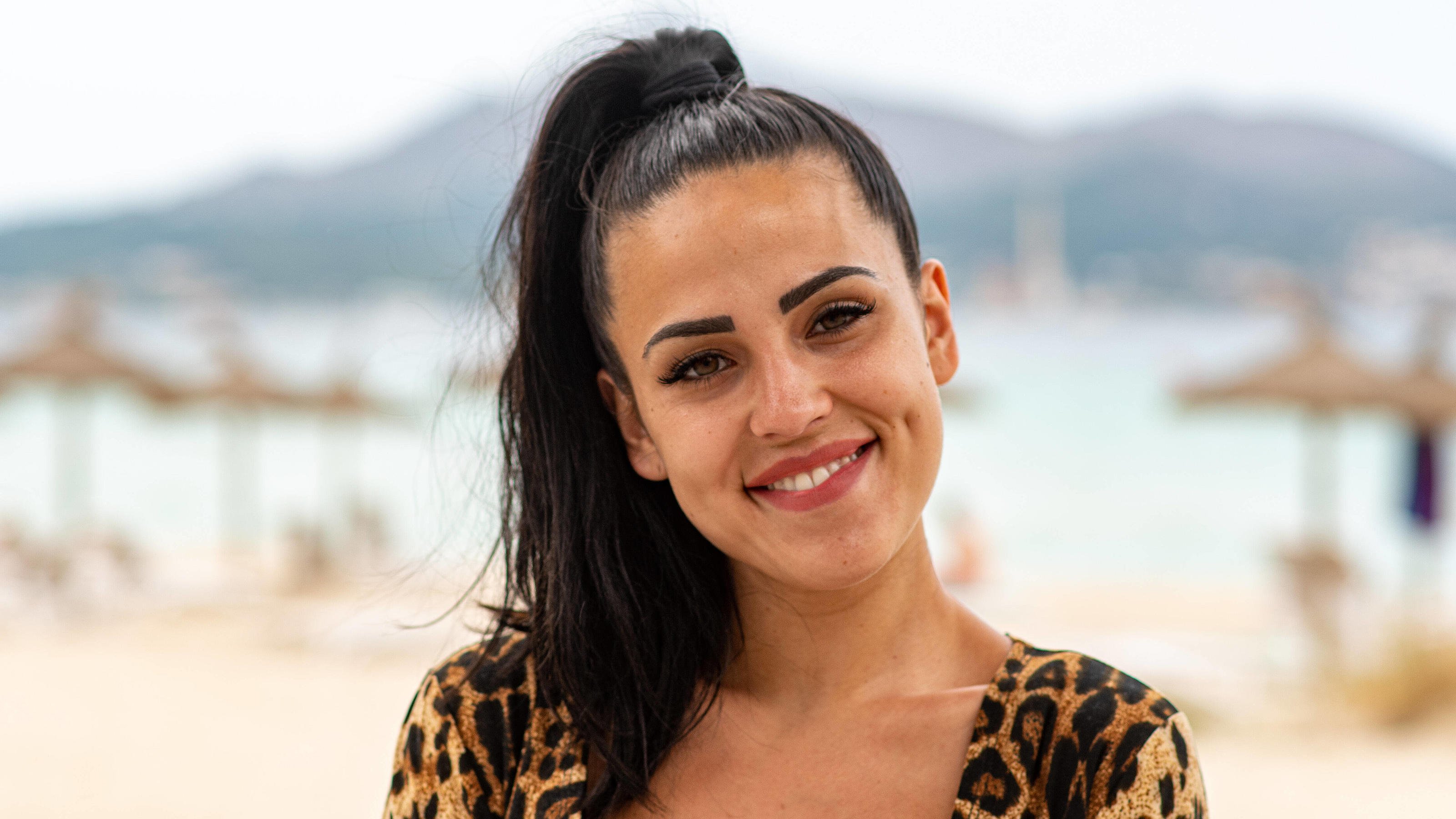 Elena Miras geht mit gepflegtem Bauchklatscher baden Der "Love Island"-Star teilt ein Update mit seinen Fans.