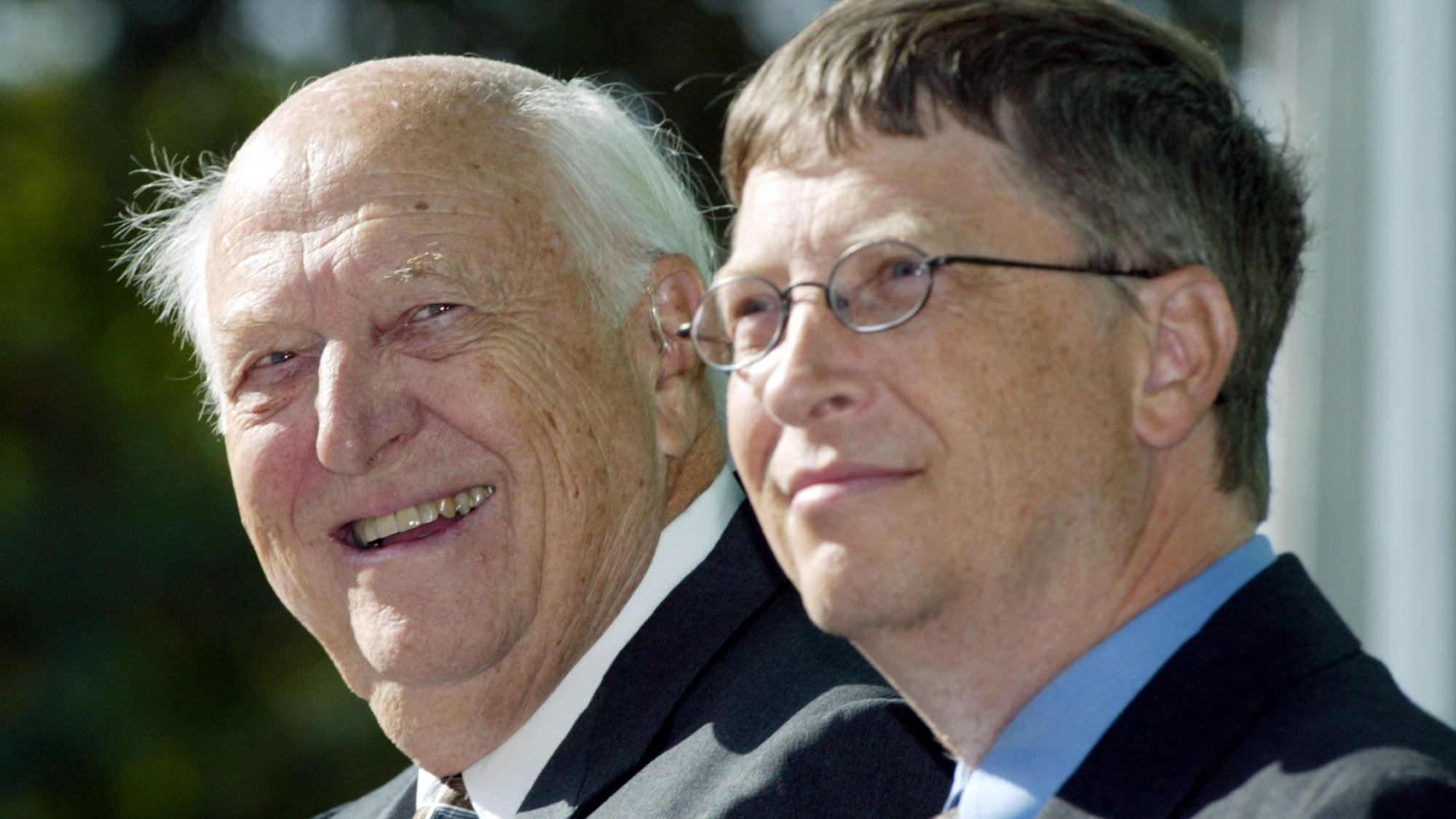 Bill Gates trauert um seinen Vater William H. Gates Sr. Bill Gates trauert um seinen Vater William Henry Gates II.
