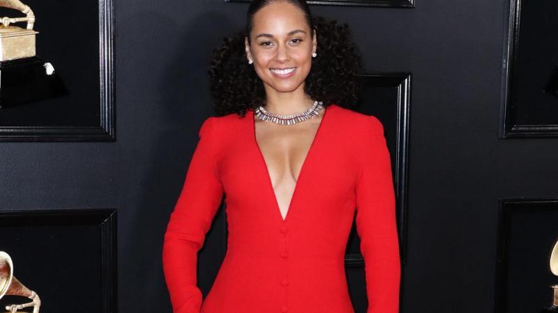 Alicia Keys dachte, sie müsste sich anpassen Alicia Keys dachte, sie müsste sich anpassen