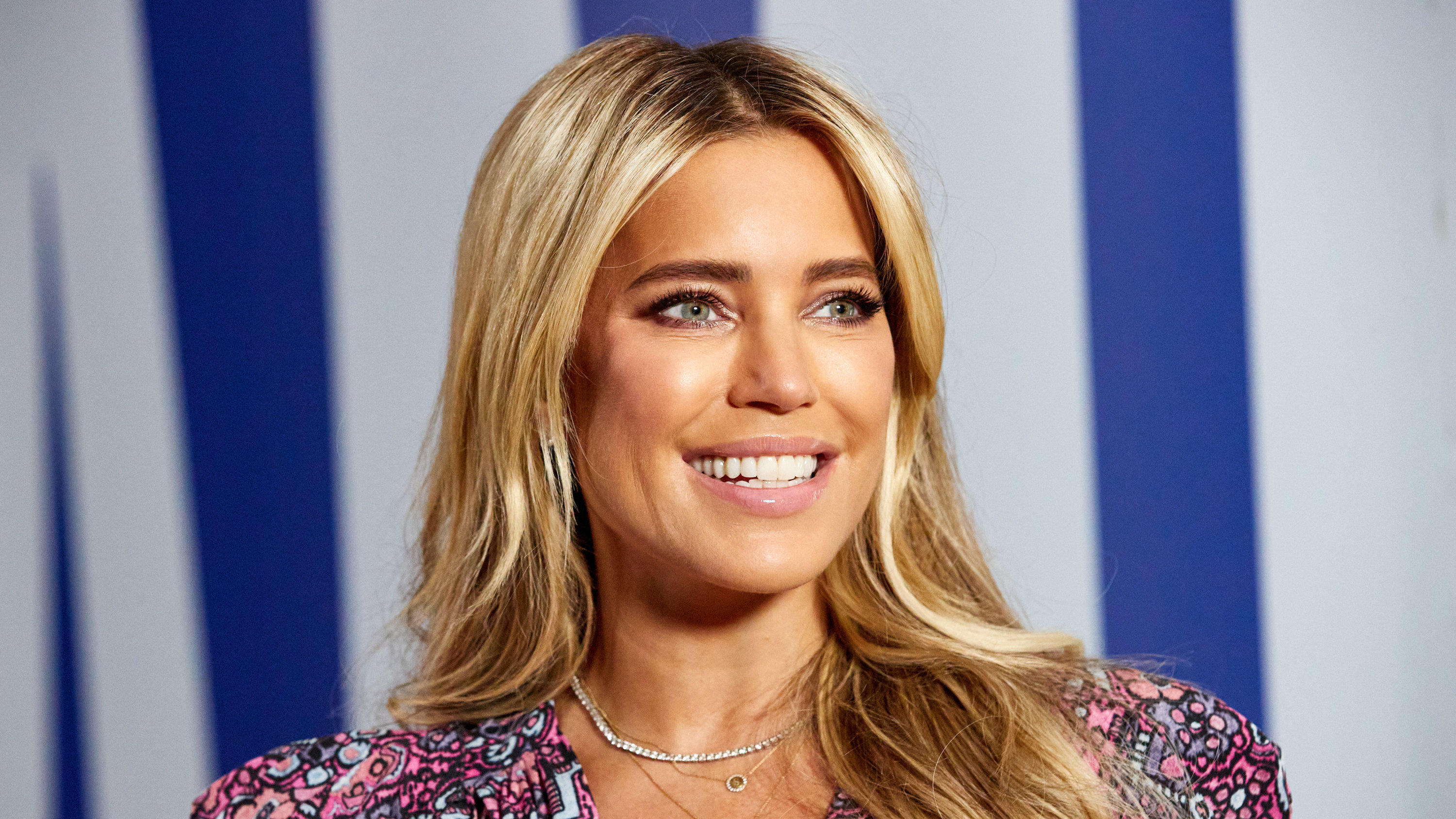 Sylvie Meis in den Flitterwochen: Dieses Detail empört die Fans Moderatorin und Model Sylvie Meis postet ein sexy Bikini-Foto aus ihren Flitterwochen - doch das kommt nicht gut an ...