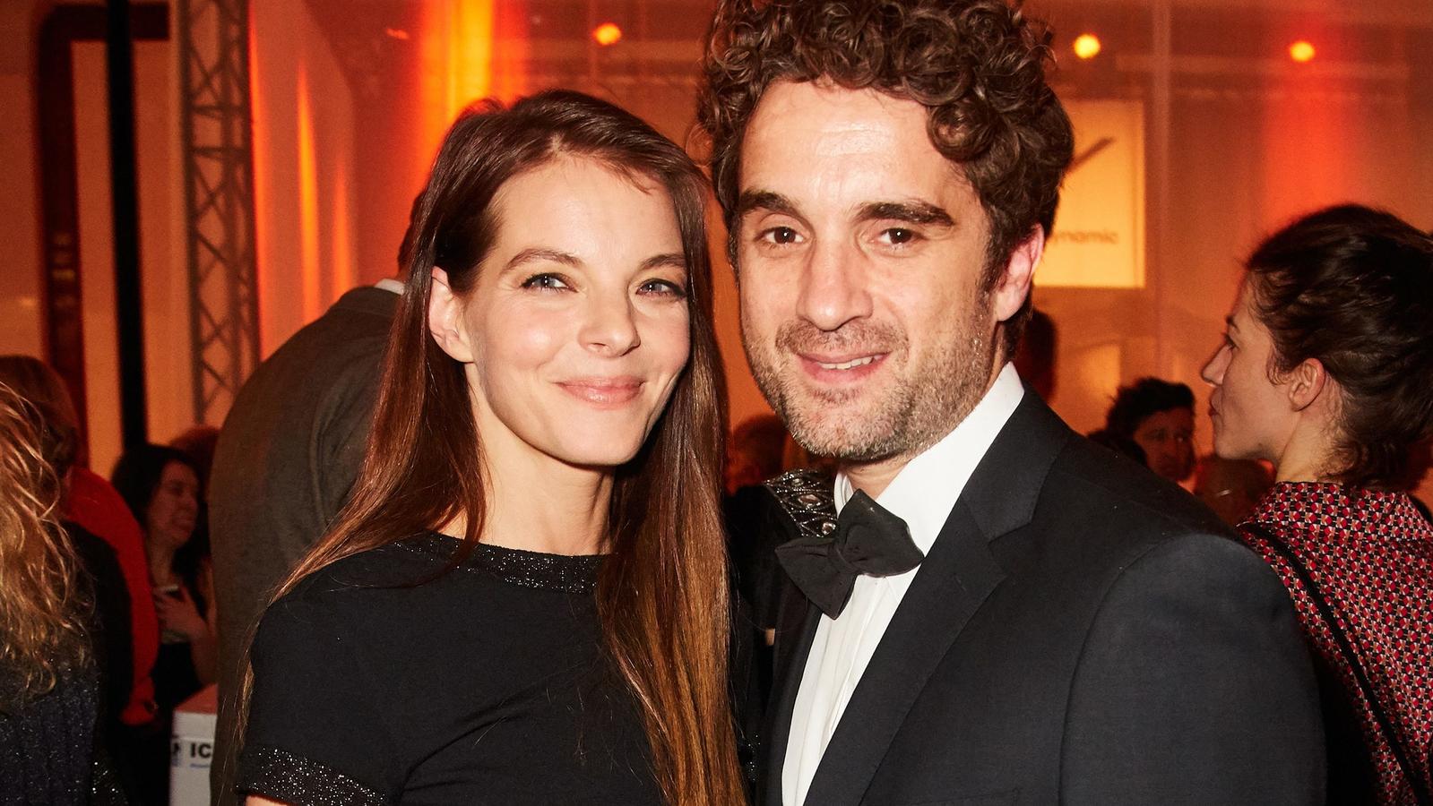 Yvonne Catterfeld teilt ganz private Collage zum 13. Jahrestag mit Oliver Wnuk Yvonne Catterfeld und Oliver Wnuk sind 13 Jahre zusammen.
