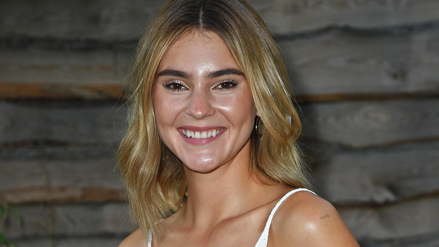 Stefanie Giesinger ist jetzt Hunde-Mama Stefanie Giesinger ist jetzt Hunde-Mama.