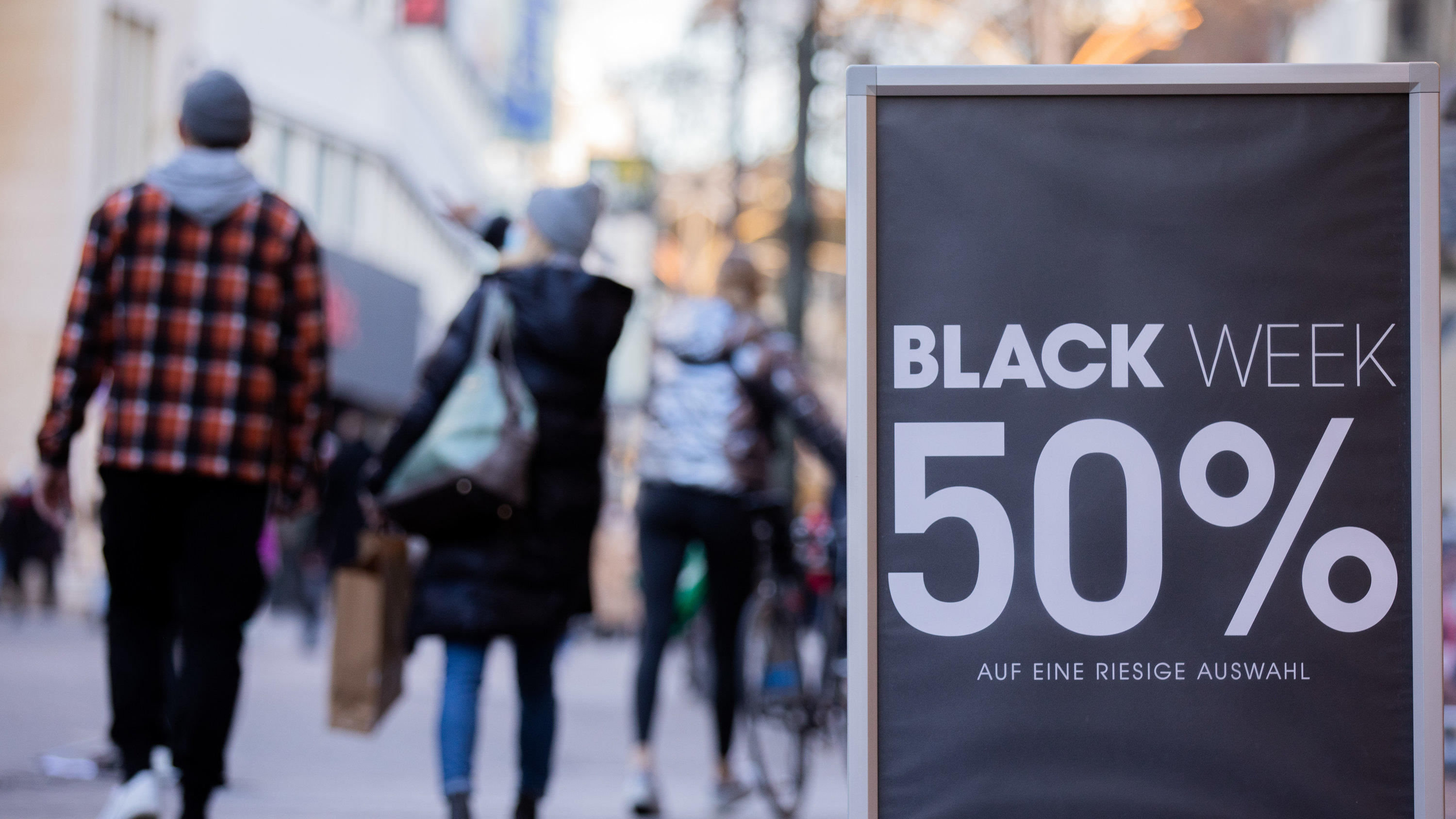 Kaffeevollautomat, Küchenmaschine & Co.: Top-Angebote zum Black Friday Black Week