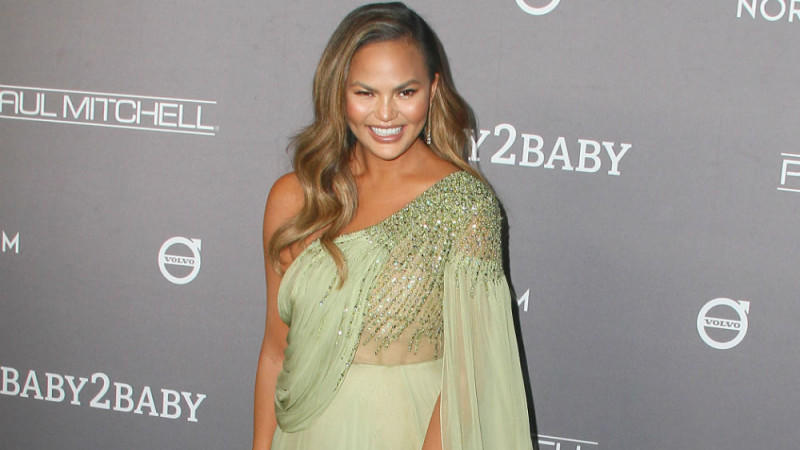 Chrissy Teigen steckt in ihrer Trauer fest Chrissy Teigen steckt in ihrer Trauer fest