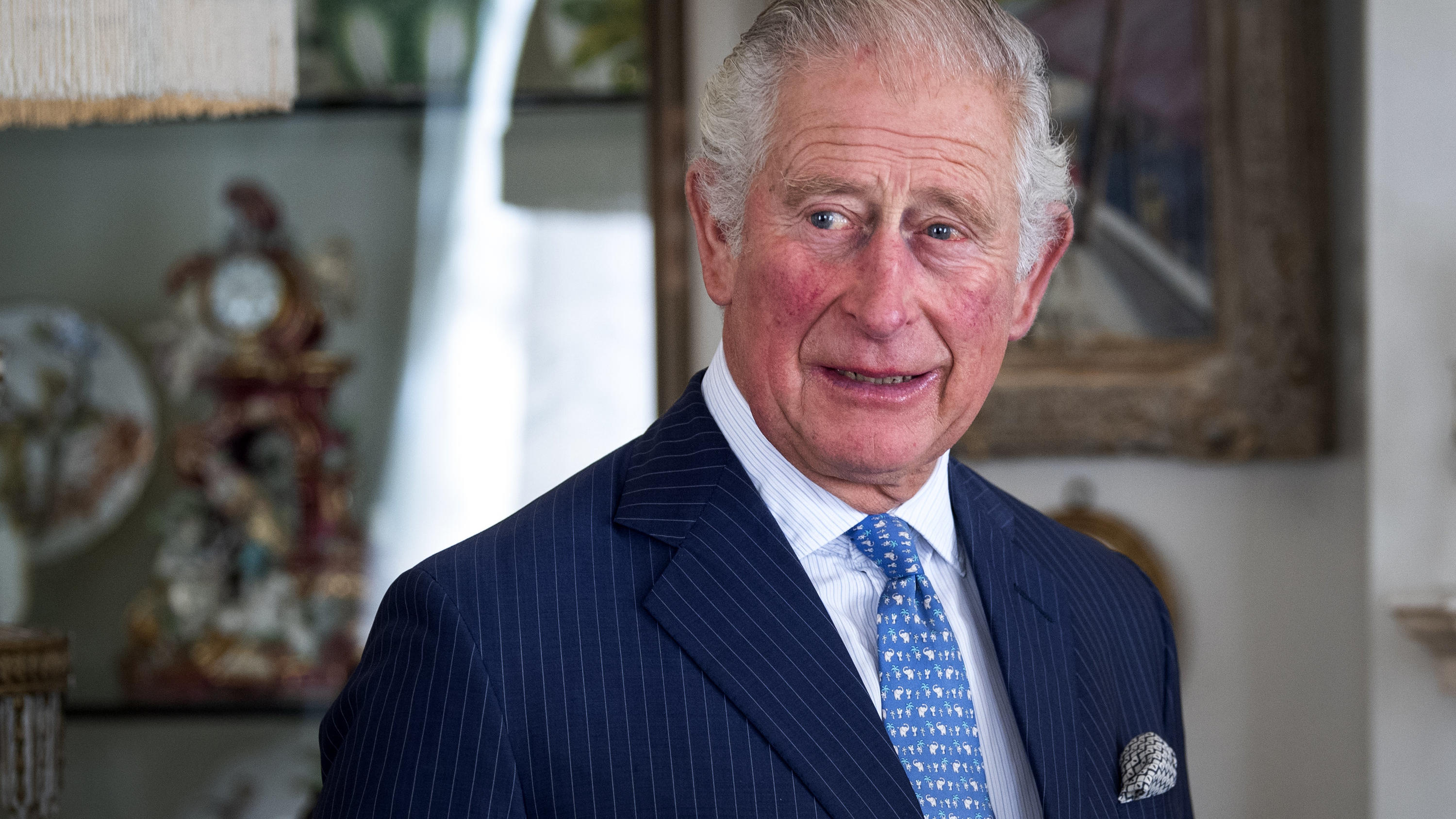Wegen „The Crown“? Prinz Charles schränkt Twitter-Kommentarfunktion ein Prinz Charles wird bei Twitter angefeindet.