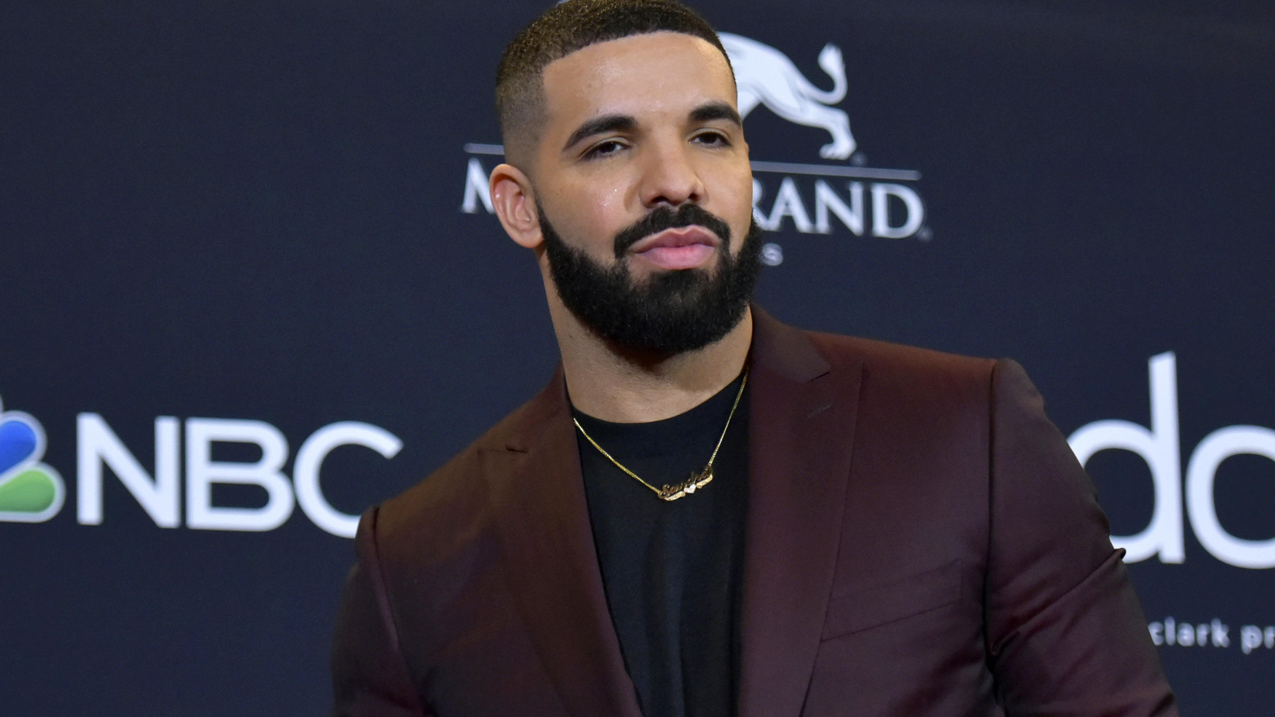 Rapper Drake zeigt süßen Sohn Adonis (2) Rapper Drake