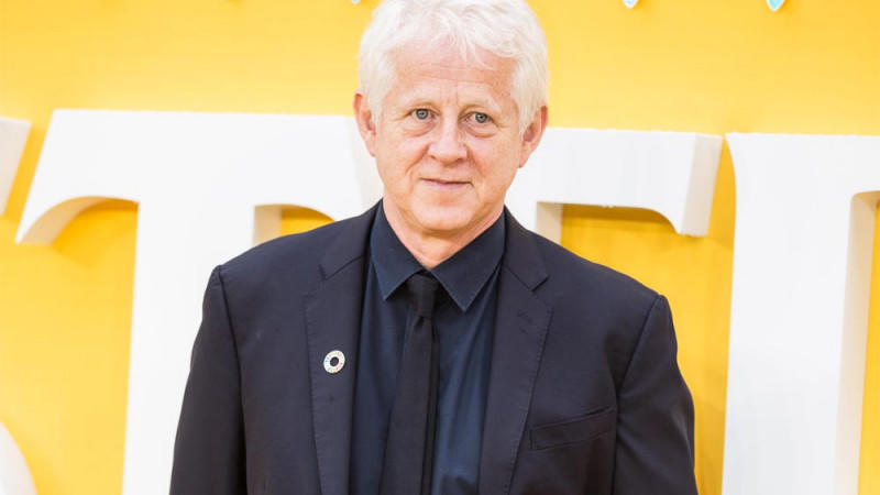 Richard Curtis: Er schaut sich seine Filme nicht an Richard Curtis: Er schaut sich seine Filme nicht an
