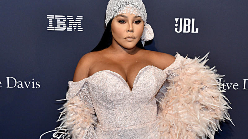 Lil' Kim veröffentlicht PrettyLittleThing-Kollektion Lil' Kim veröffentlicht PrettyLittleThing-Kollektion
