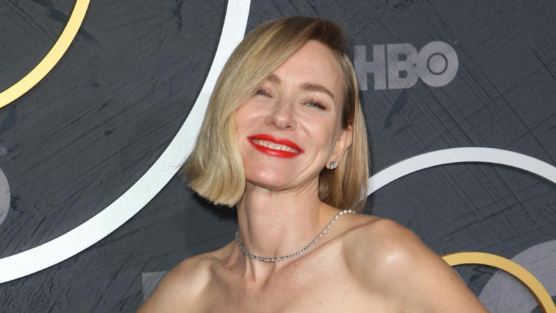 Naomi Watts: Strand ja, Sonne nein! Naomi Watts: Strand ja, Sonne nein!
