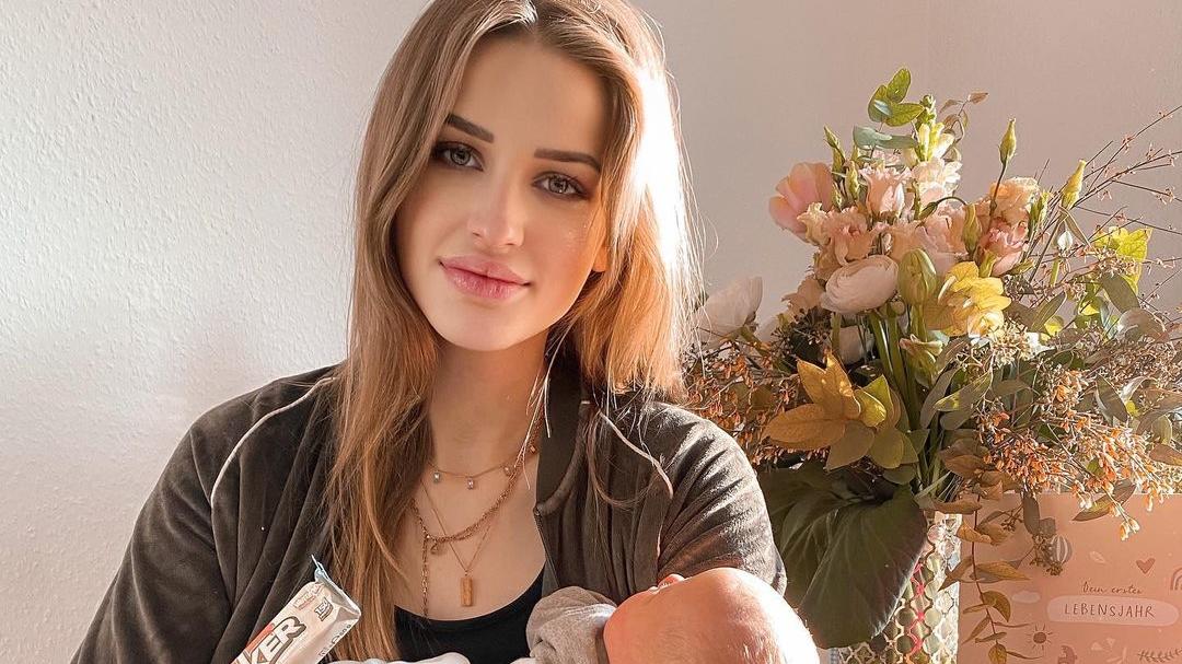 Ex-GNTM-Kandidatin Neele Bronst: Brustentzündung macht ihr schwer zu schaffen Neele Bronst