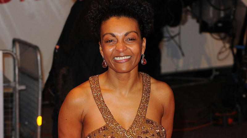 Adjoa Andoh: Rassismus gehörte zu ihrer Kindheit Adjoa Andoh: Rassismus gehörte zu ihrer Kindheit