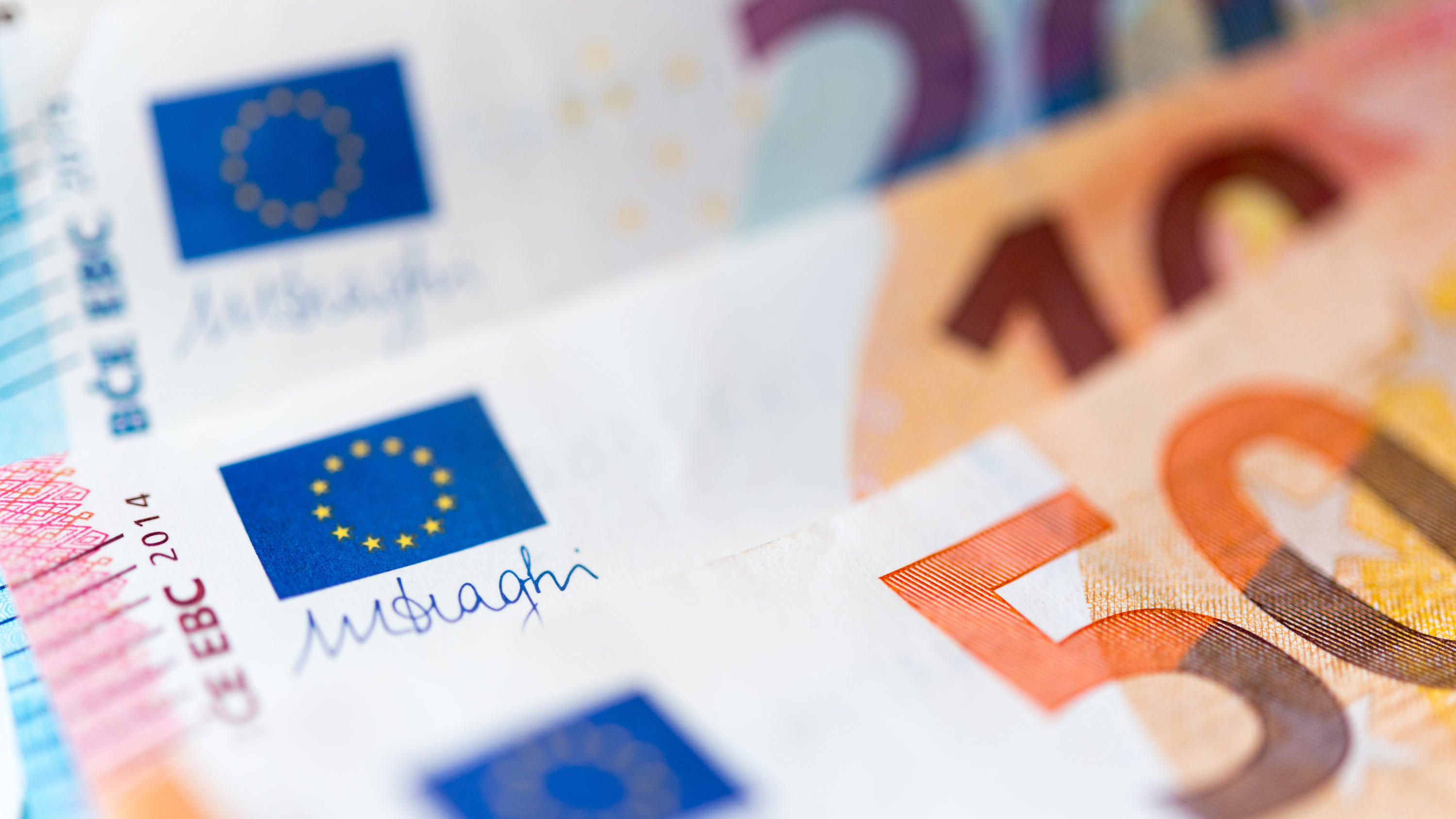 Alleinerziehende weint vor Freude: Ehrlicher Finder gibt 515 Euro zurück Bargeld verloren