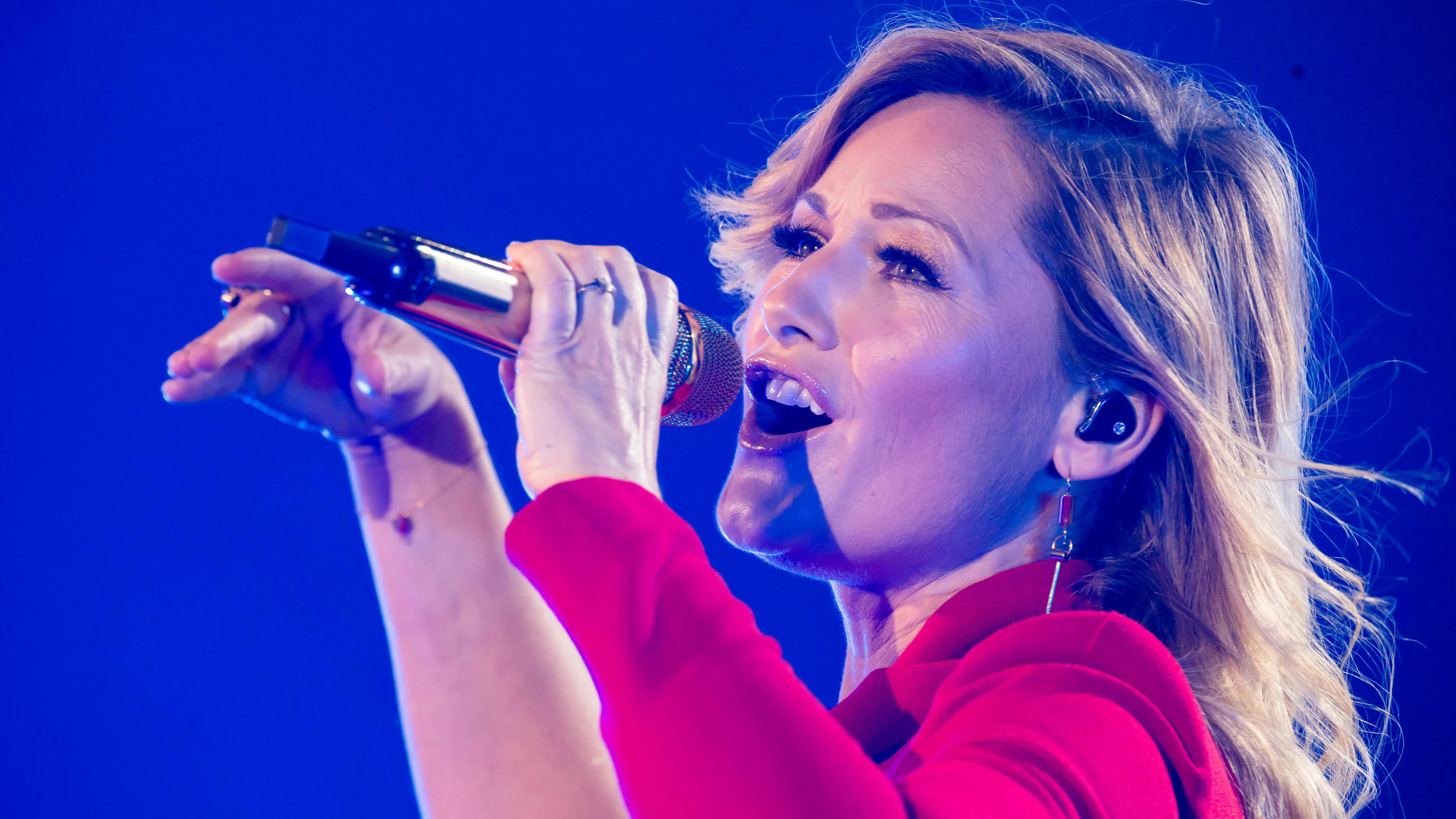 Comeback geplant? Helene Fischer startet Countdown ARCHIV - 26.10.2019, Baden-Württemberg, Burladingen: Die Sängerin Helene Fischer tritt bei den Feierlichkeiten zum 100-jährigen Firmenjubiläum des Textilherstellers Trigema auf. (zu dpa - Helene Fischer singt bei «Ein Herz für Kinder»-Gala) Foto: Phi