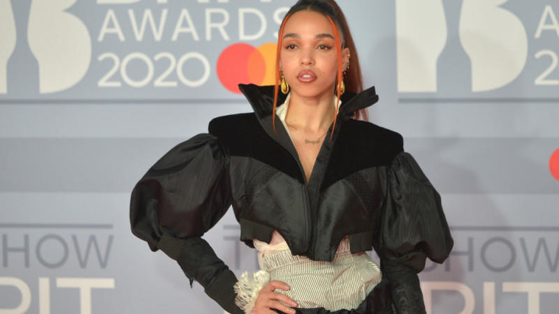 FKA Twigs: Erschreckende Details über ihre Beziehung mit Shia LaBeouf FKA Twigs: Erschreckende Details über ihre Beziehung mit Shia LaBeouf