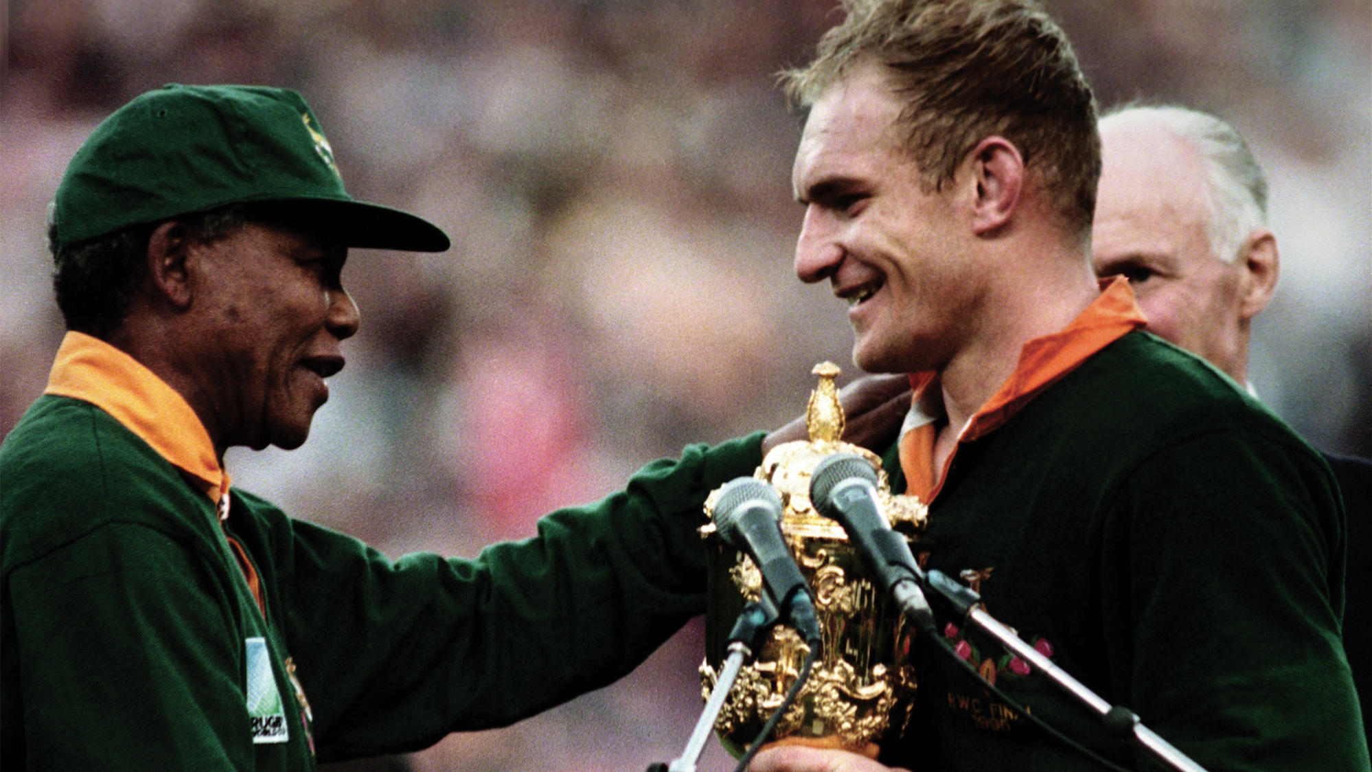 „Black History Month“ auf TVNOW & RTL: Michelle Obama, „The Central Park Five“ & Co. online sehen Nelson Mandela kämpfte um Gleichberechtigung – und wurde damit praktisch zum 16. Mann der südafrikanischen Rugby-Mannschaft.