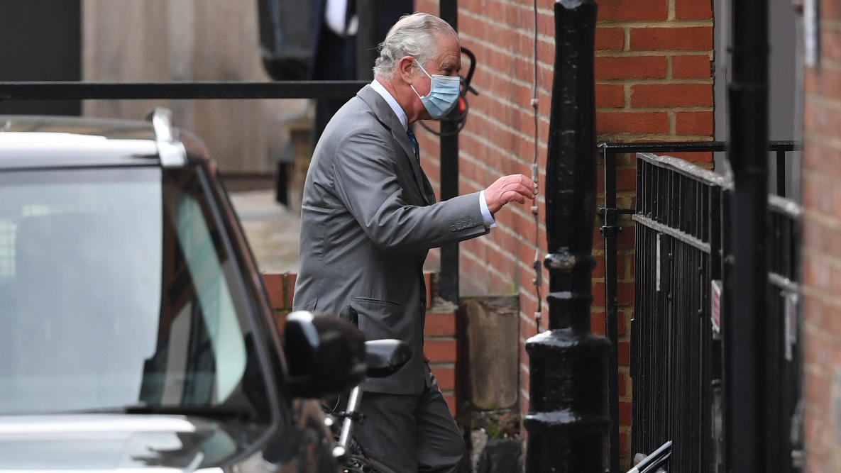 Darum soll Prinz Charles seinen Vater Prinz Philip besucht haben 20.02.2021, Großbritannien, London: Prinz Charles betritt das «King Edward VII Krankenhauses» , um seinen Vater Prinz Philip zu besuchen. Der Herzog und Ehemann der Königin von Großbritannien ließ sich am Dienstagabend (16.02.2021) auf Anraten seines
