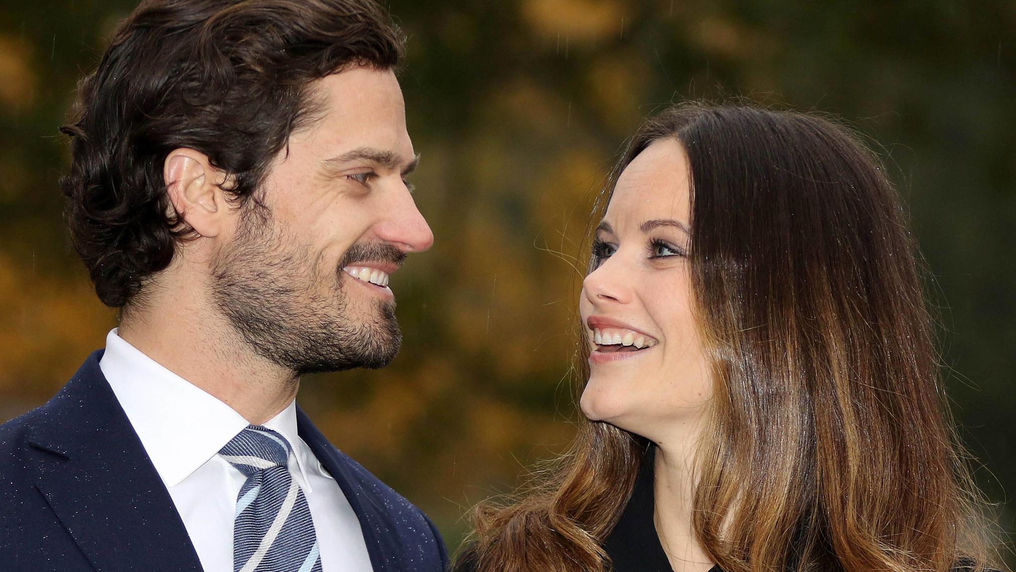 Carl Philip & Sofia von Schweden sperren die Öffentlichkeit bei Julians Taufe aus Prinz Carl Philip und Prinzessin Sofia brechen bei der Taufe von Sohn Julian mit der Tradition