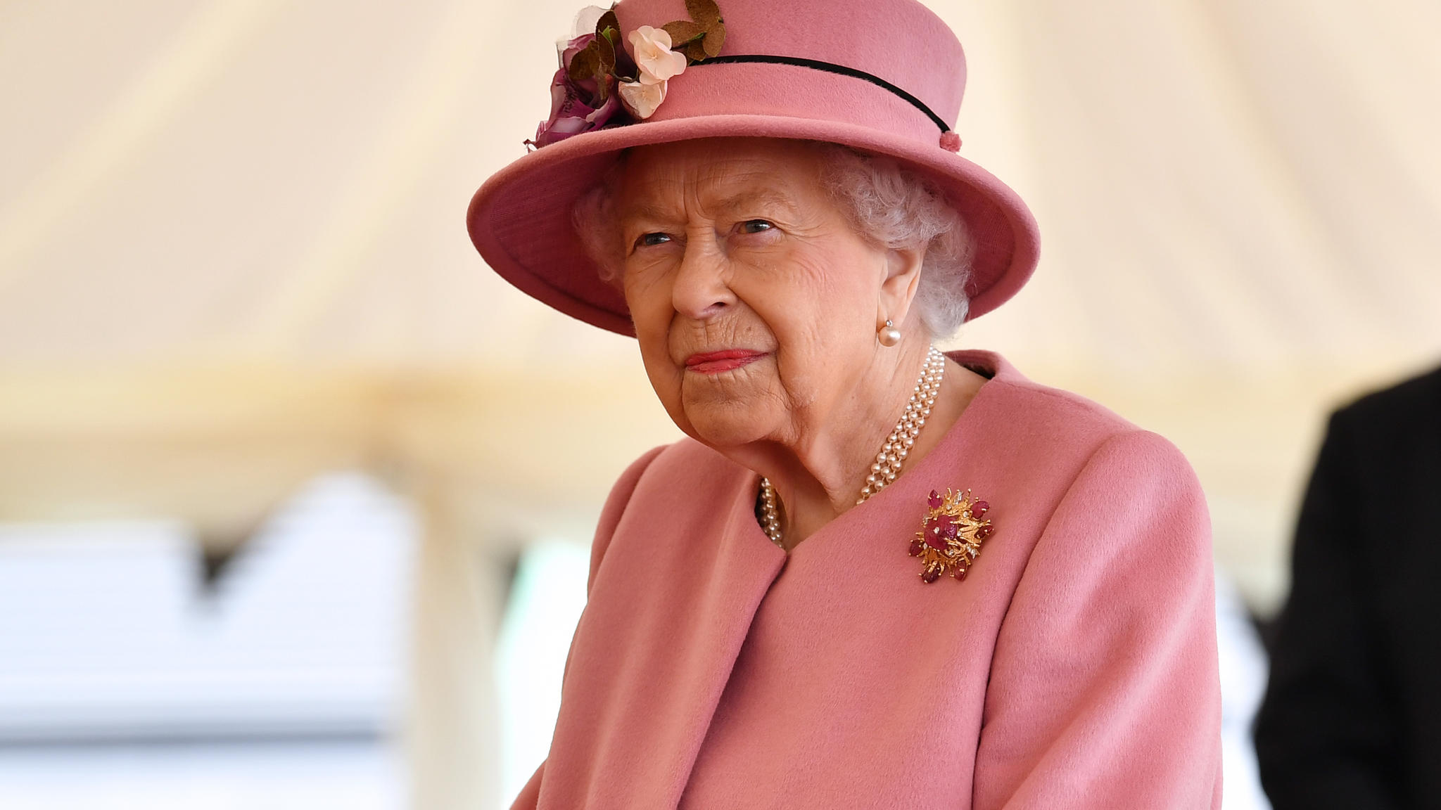 Queen Elizabeth Ii. Und Prinz Philip : Queen Elizabeth II. muss bei