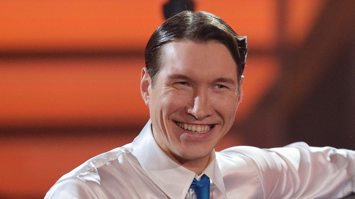 „Let’s Dance“-Profitänzer Evgeny Vinokurov macht Verlobung mit Nina öffentlich 26.03.2021, Nordrhein-Westfalen, Köln: Country-Sängerin Ilse DeLange und Profitänzer Evgeny Vinokurov sitzen bei der RTL-Tanzshow "Let's Dance" auf der Bühne. Foto: Joshua Sammer/Getty Images Europe-Pool/dpa +++ dpa-Bildfunk +++