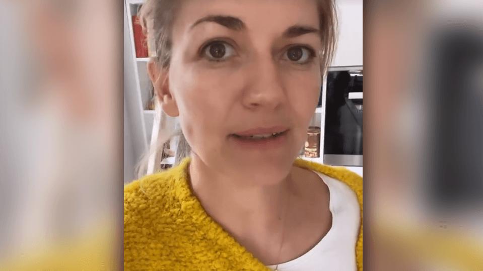 Familien-Quarantäne bei Nina Bott: Partner Benjamin ist Corona-positiv getestet Im Hause Bott bricht das Corona-Chaos aus: Ihr Partner Benjamin zieht in die untere Etage, die vier Kids bleiben bei Mama.