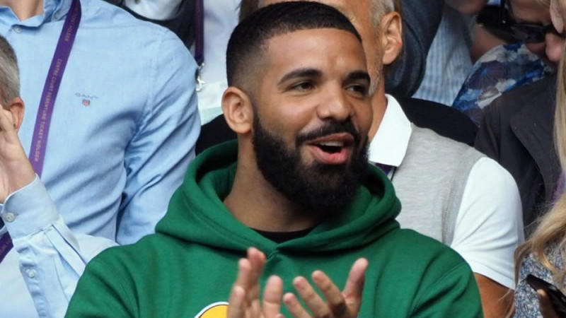 Drake wird bei den Billboard Music Awards mit dem 'Künstler des Jahrzehnts'-Award geehrt Drake wird bei den Billboard Music Awards mit dem 'Künstler des Jahrzehnts'-Award geehrt