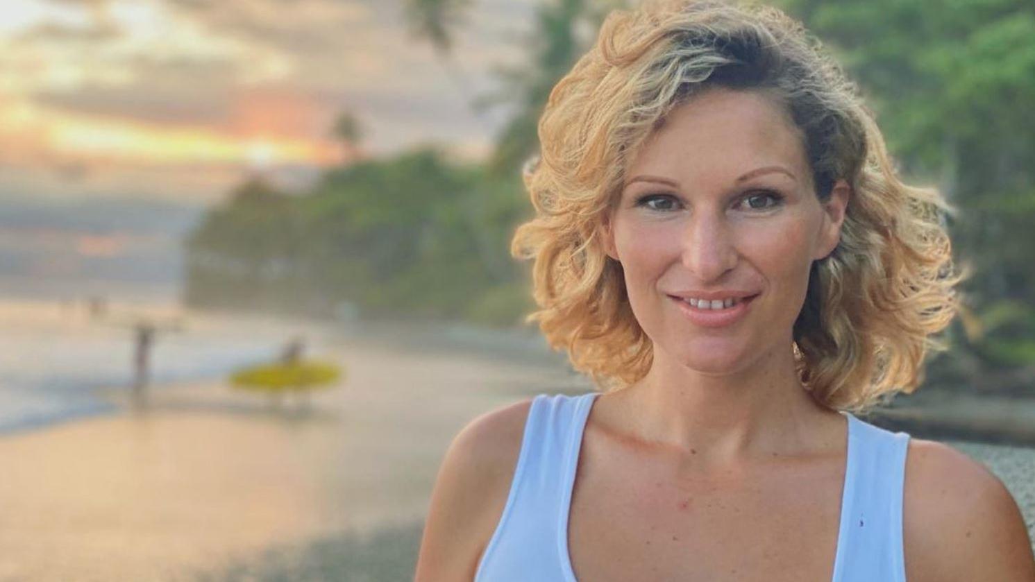Mit Tochter Yoko! Janni Hönscheid setzt ihre Baby-Kugel wunderschön in Szene Janni Hönscheid